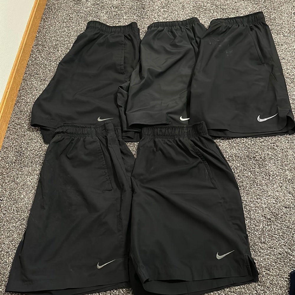 Men’s XL black Nike shorts.